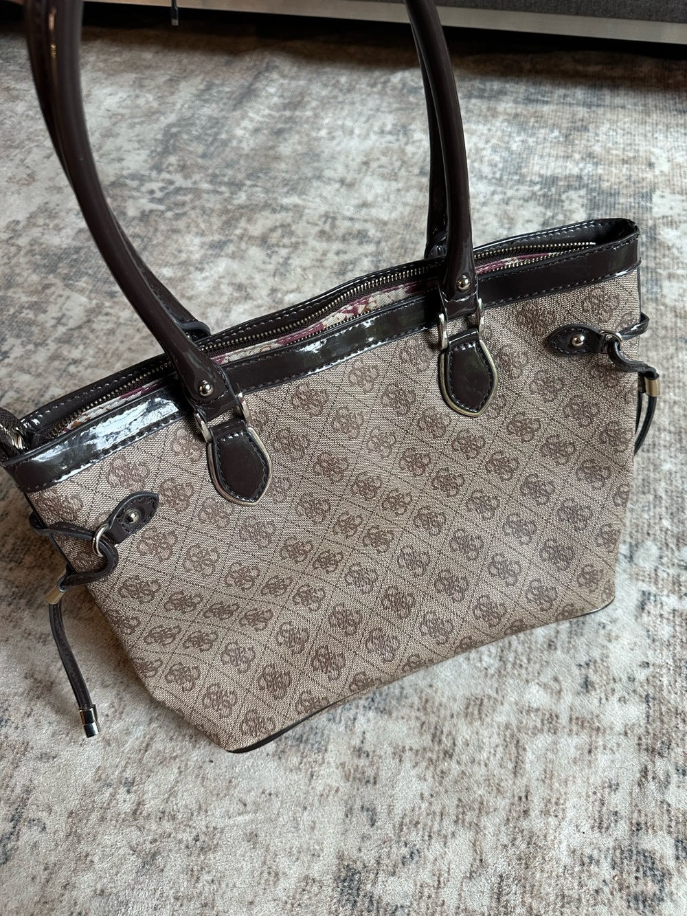 GUESS Vintage Monogram Tote Bag Brown Patent Leather Y2K - Picture 3 of 9